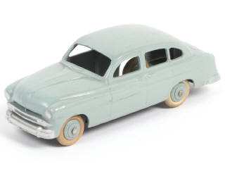 Lot 304 - DINKY TOYS (FRANCE) (1)