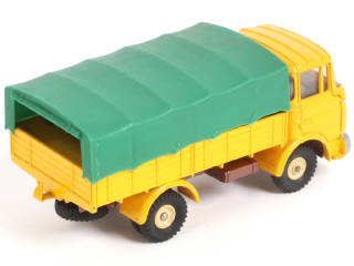 Lot 345 - DINKY TOYS (FRANCE) (1)