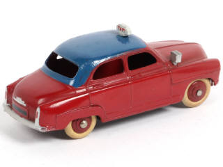 Lot 300 - DINKY TOYS (FRANCE) (1)
