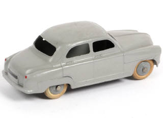 Lot 298 - DINKY TOYS (FRANCE) (1)