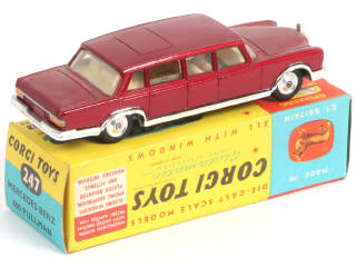 Lot 130 - CORGI TOYS (GB) (1)