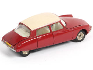 Lot 334 - DINKY TOYS (FRANCE) (1)