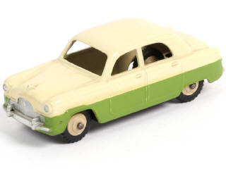 Lot 230 - DINKY TOYS (GB) (1)