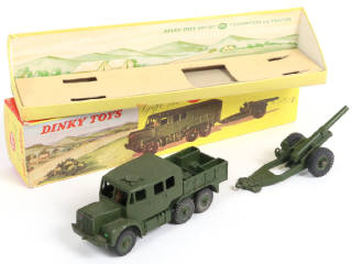 Lot 275 - DINKY TOYS (GB) (1)