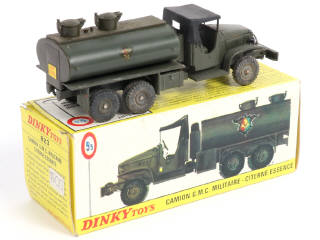 Lot 368 - DINKY TOYS (FRANCE) (1)