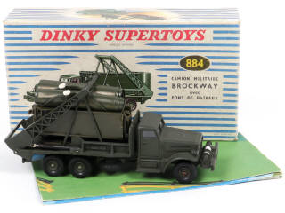Lot 370 - DINKY TOYS (FRANCE) (1)