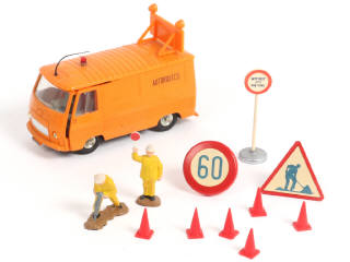 Lot 341 - DINKY TOYS (FRANCE) (1)