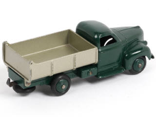 Lot 350 - DINKY TOYS (FRANCE) (1)