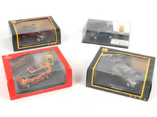 Lot 81 - DIVERS (4)