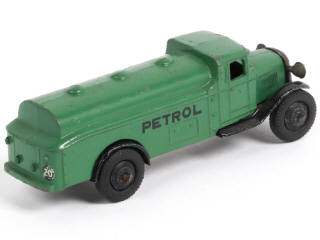 Lot 281 - DINKY TOYS (GB) (1)