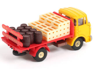 Lot 376 - DINKY TOYS (FRANCE) (1)