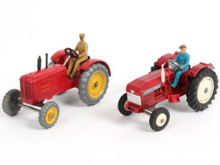 Lot 321 - DINKY TOYS (GB) (2)