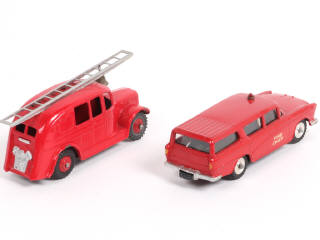 Lot 318 - DINKY TOYS (GB) (2)