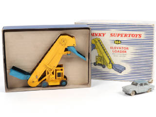 Lot 310 - DINKY TOYS (GB) (2)