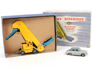 Lot 310 - DINKY TOYS (GB) (2)