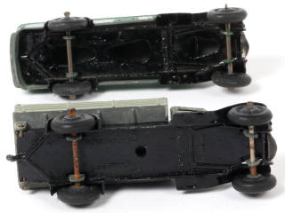 Lot 317 - DINKY TOYS (GB) (2)