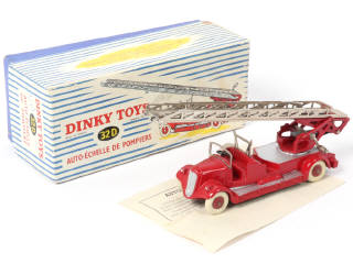 Lot 382 - DINKY TOYS (FRANCE) (1)