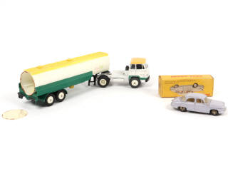 Lot 390 - DINKY TOYS (FRANCE) (2)