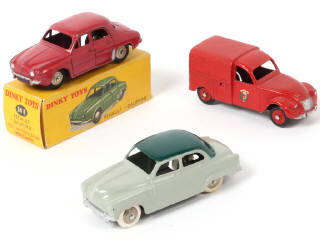 Lot 395 - DINKY TOYS (FRANCE) (3)
