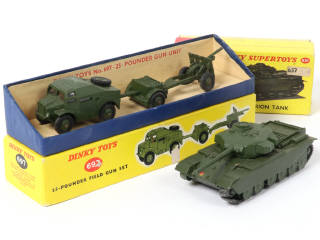 Lot 313 - DINKY TOYS (GB) (2)