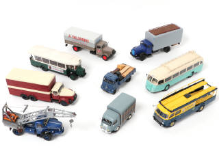 Lot 95 - DIVERS (9)