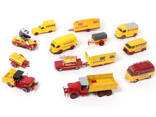 Lot 105 - DIVERS (12)