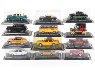 Lot 180 - DIVERS (12)