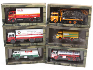 Lot 165 - DIVERS (6)