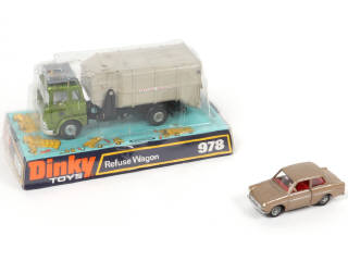 Lot 413 - DINKY TOYS (GB) (2)