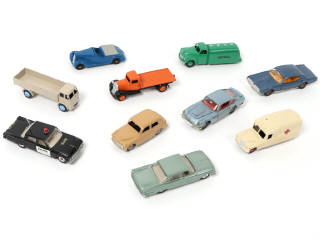Lot 424 - DINKY TOYS (GB) (10)