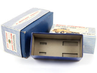Lot 441 - DINKY TOYS (FRANCE) (2)