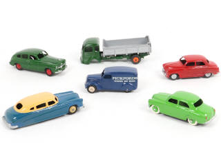 Lot 407 - DINKY TOYS (6)