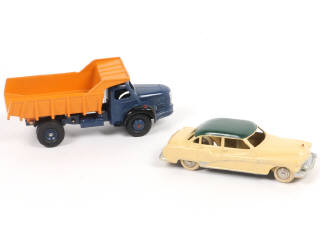 Lot 456 - DINKY TOYS (FRANCE) (2)