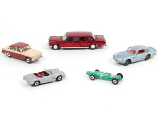 Lot 405 - DINKY TOYS (5)