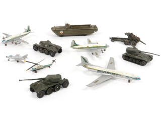 Lot 462 - DINKY TOYS (FRANCE) (10)