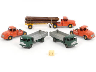 Lot 460 - DINKY TOYS (FRANCE) (5)