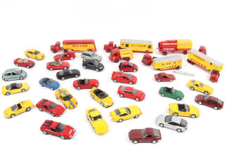 Lot 156 - DIVERS (34)