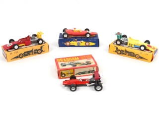 Lot 67 - DIVERS (4)