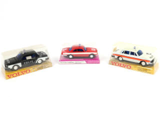 Lot 66 - DIVERS (3)
