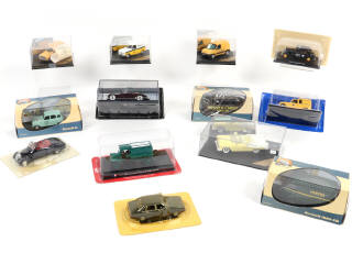 Lot 147 - DIVERS (13)