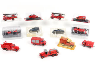 Lot 145 - DIVERS (13)