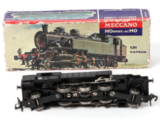 Lot 110 - HORNBY 'HO' (1)