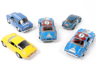 Lot 179 - DIVERS (5)