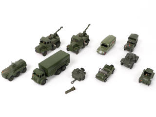 Lot 415 - DINKY TOYS (GB) (9)