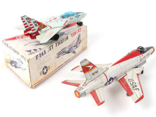 Lot 229 - T.N. (JAPON) (2)