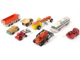 Lot 414 - DINKY TOYS (GB) (8)