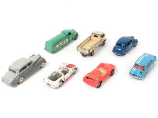 Lot 419 - DINKY TOYS (7)