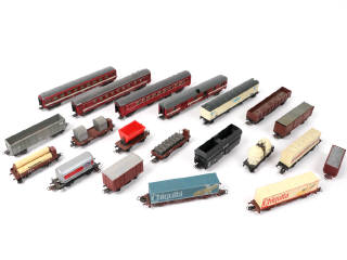 Lot 44 - DIVERS (HO) (20)