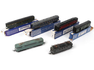 Lot 124 - HORNBY 'HO' (6)