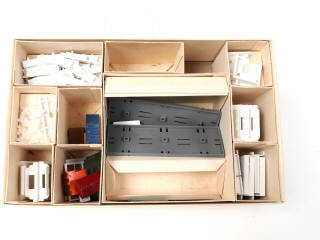 Lot 328 - DIVERS (7)